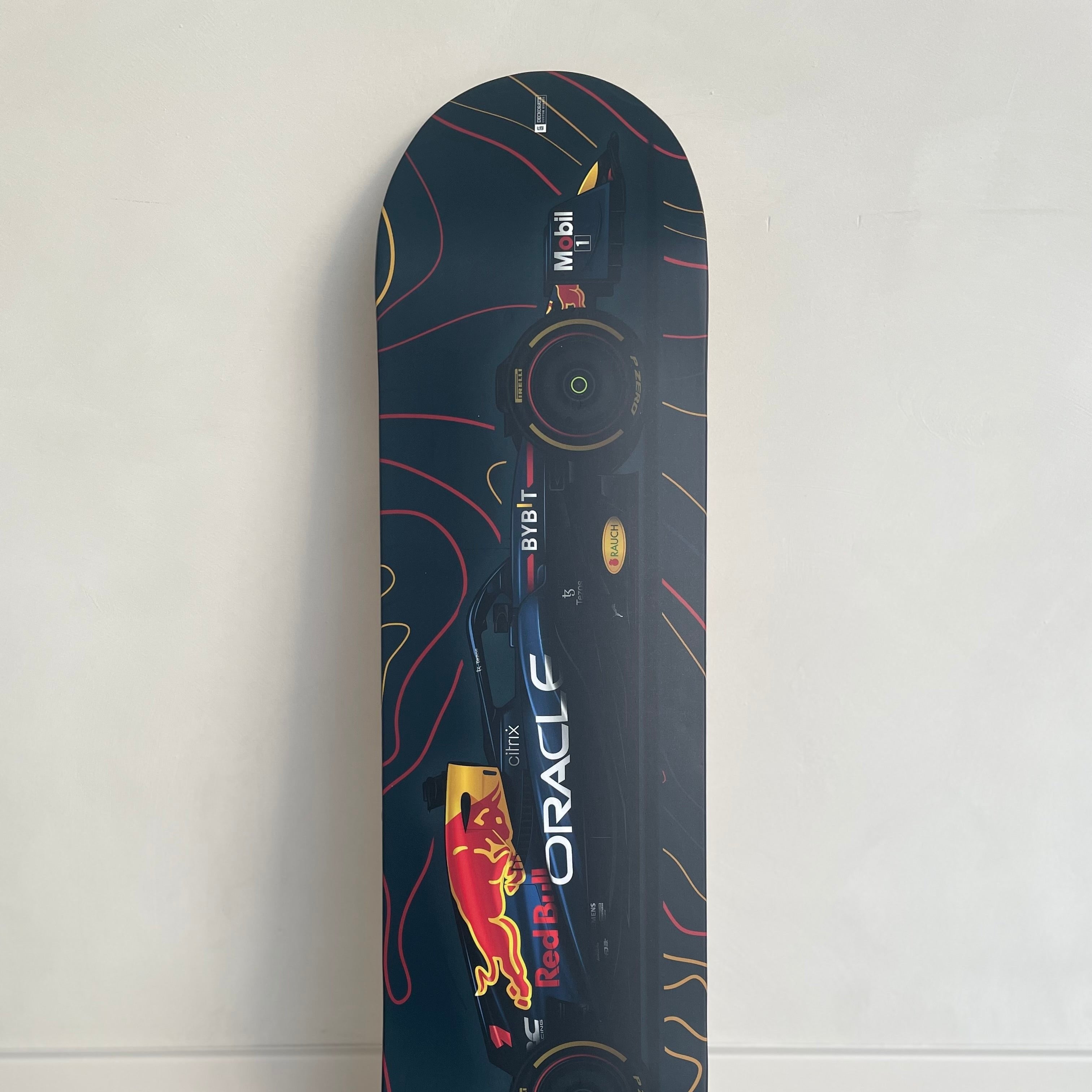 FORMULA 1 - MAX VERSTAPPEN RB18 SKATEBOARD DECK