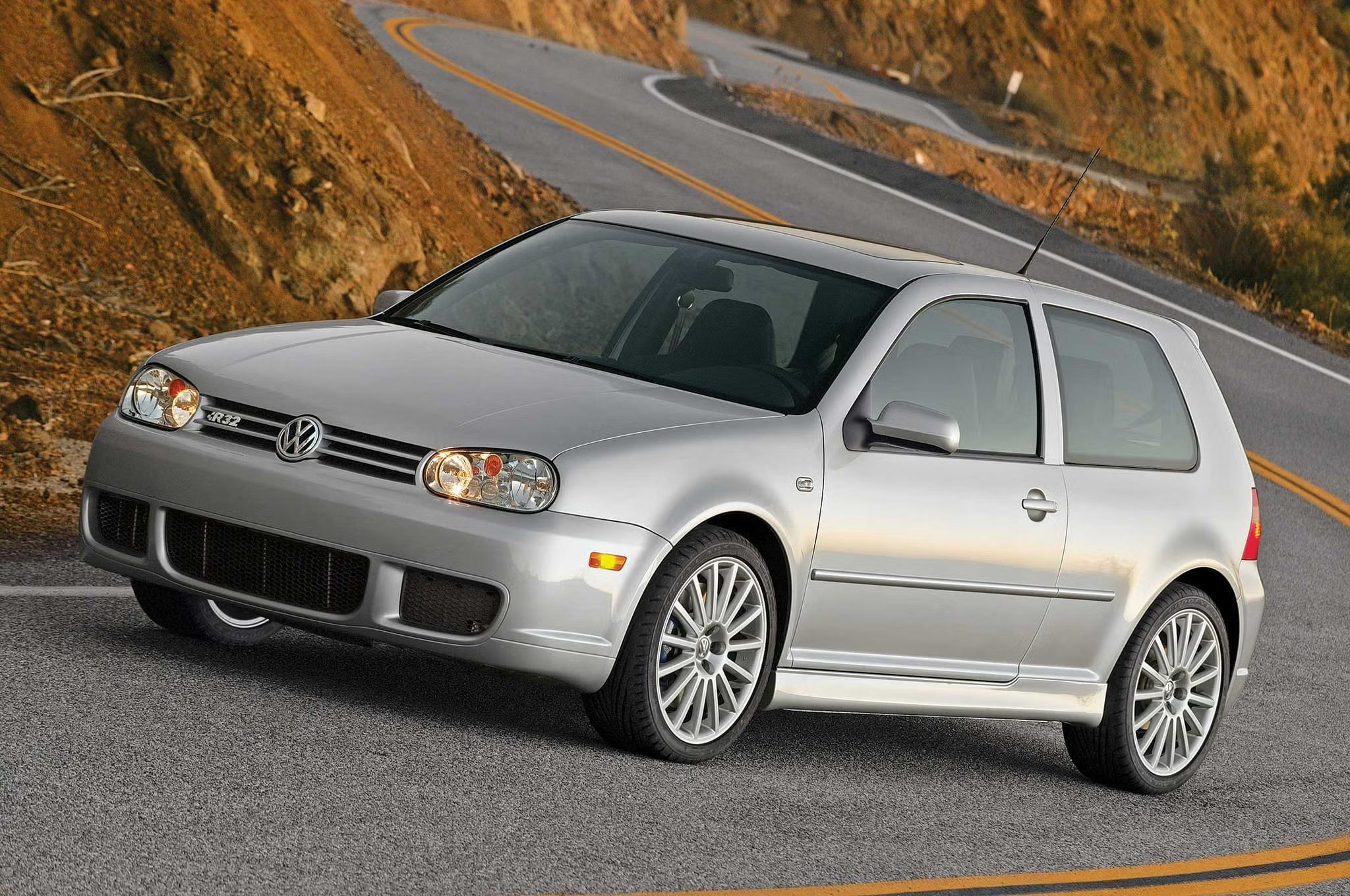 VW Golf MK4 R32: The Golf That Introduced DSG to the World